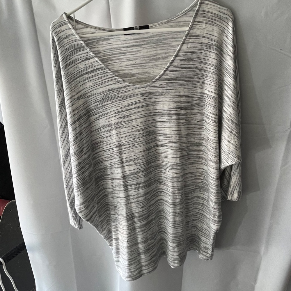 Laila Jayde Dolman Sleeve top